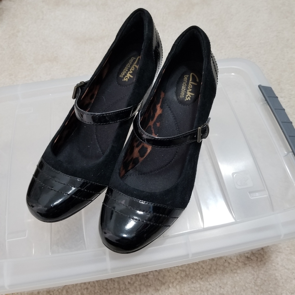 Clarks bendable black mary janes size 6